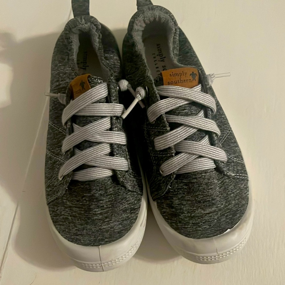 Women’s size 7 Simply Southern casual sneaker. Run small never worn